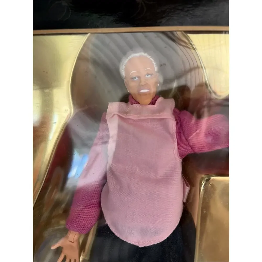 Toy Biz Famous Cover Series Marvel Comics Spider-Man Aunt May Action Figure